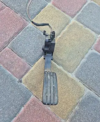 Renault Trafic III (X82) Accelerator throttle pedal 180020024R