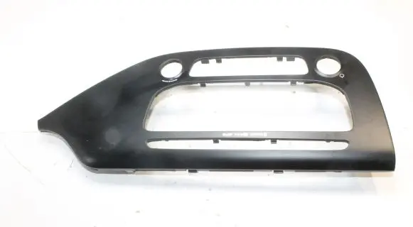 KIA Ceed Radio/GPS head unit trim 84740A2940WK 84740A2940