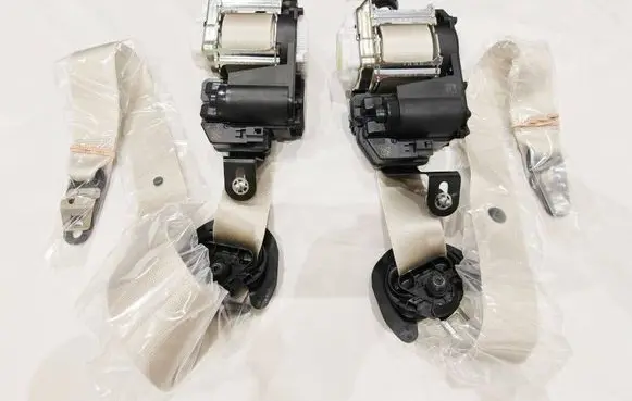 Mercedes-Benz EQS X296 Set of seat belts A29686053018U14 A2968605401 A020M432