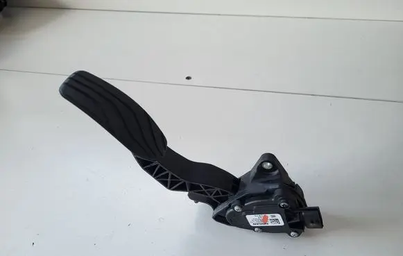 Renault Kadjar Accelerator throttle pedal 180024BA0B