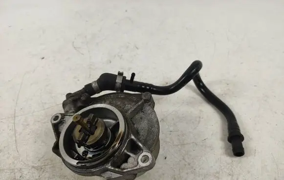 Audi A4 S4 B8 8K Vacuum pump 09T1462276 057145100AF