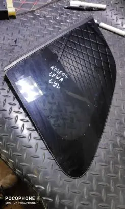 Renault Koleos I Rear side window 2010R