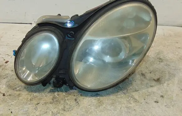 Mercedes-Benz E W211 Headlight/headlamp A2118201561 A0028202426 5DV008290