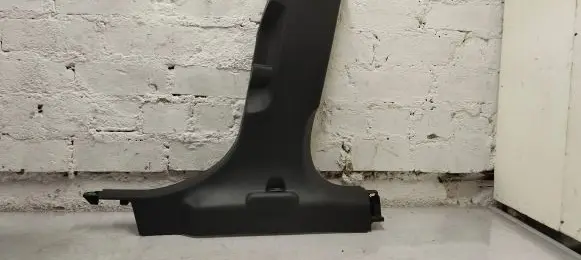 Maserati Ghibli (B) pillar trim (bottom) 06700729220 670019610