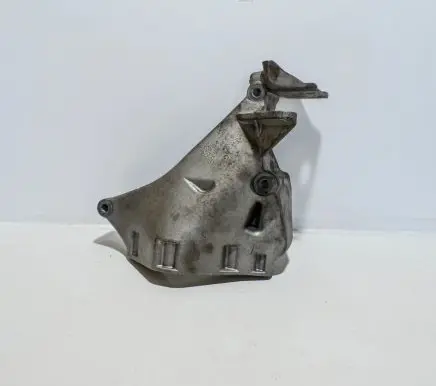 Volkswagen Polo V 6R Engine mounting bracket 03P199206