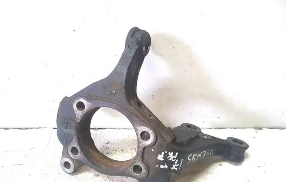 Toyota Avensis T270 Front wheel hub spindle knuckle 4321105080
