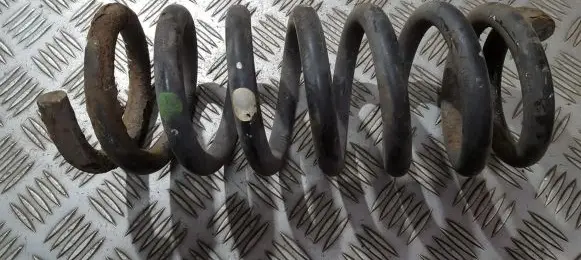 Suzuki Vitara (ET/TA) Front coil spring