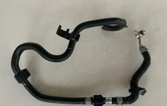 Audi Q7 4M Fuel line/pipe/hose 06E127513AD 4M0201215M