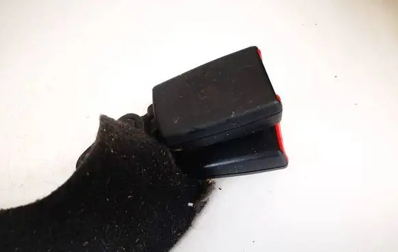 Mitsubishi Lancer X Middle seatbelt buckle (rear) 8p8857739b