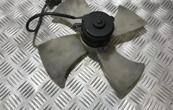 Honda Civic Radiator cooling fan shroud m5301