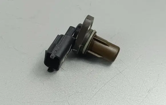 KIA Telluride Camshaft position sensor 393183L000