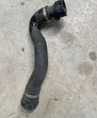 BMW X5 E70 Engine coolant pipe/hose 16185913 7808076