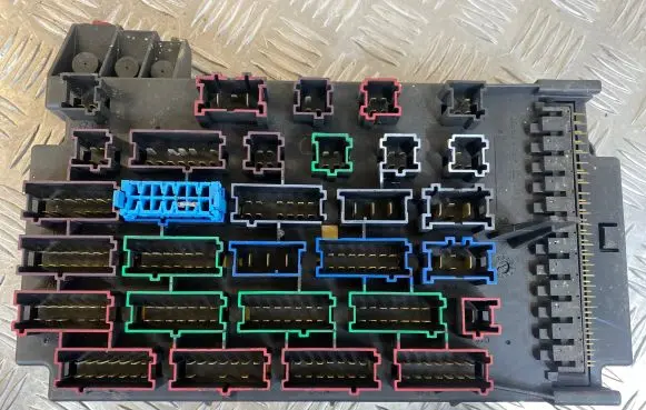 Mercedes-Benz ML W163 Fuse module 1635450205 08200101