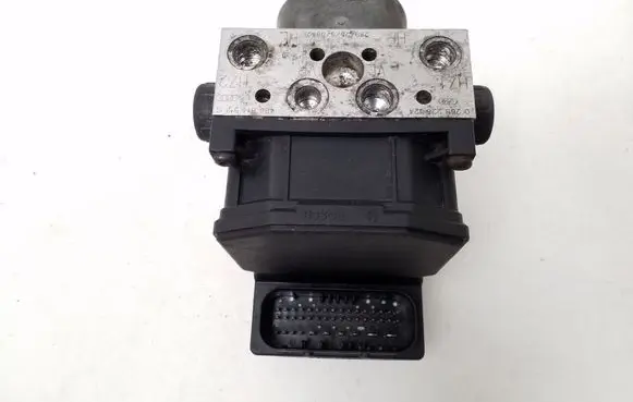Volkswagen PASSAT B5 ABS Pump 0265225124