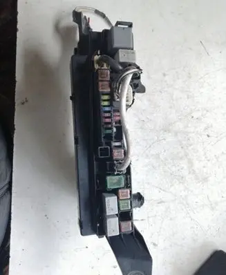 Toyota Corolla Verso AR10 Fuse module