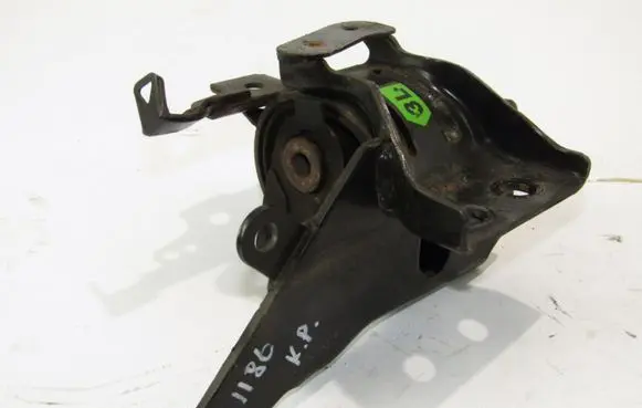 Toyota Corolla Verso AR10 Engine mount bracket