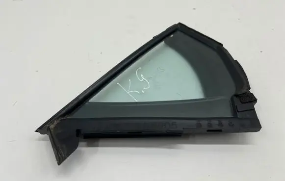 Mazda 3 Rear vent window glass K6805 BDMT73651