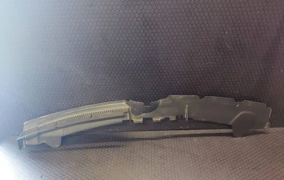 Volkswagen PASSAT CC Intercooler air guide/duct channel 3C8121330B
