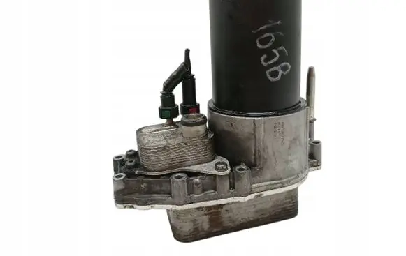 Peugeot 607 Oil filter mounting bracket 4R8Q6C711DA