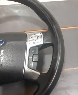 Ford S-MAX Steering wheel