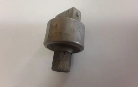 Opel Vectra B Air conditioning (A/C) pressure sensor 90506751 280446