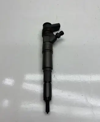 BMW 3 E90 E91 Fuel injector 0445110216