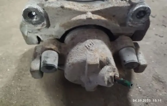 Renault Laguna III Front brake caliper