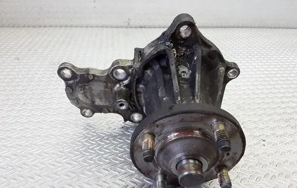 Lexus IS 200-300 Water pump