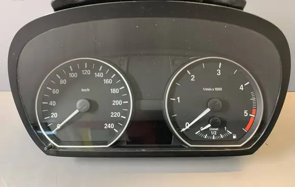 BMW 1 E81 E87 Speedometer (instrument cluster) 1024952