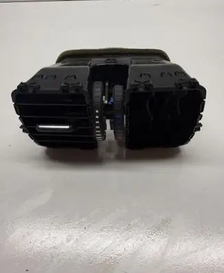 BMW 1 F20 F21 Rear air vent grill 9207330 16828110