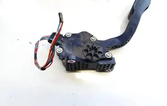 Toyota Urban Cruiser (XP110) Accelerator throttle pedal 7811052020 78110-52020