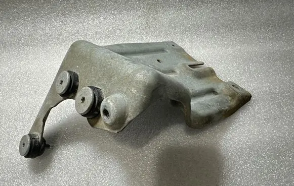 Volvo XC90 ABS pump bracket 