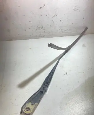 Mercedes-Benz GL X164 Front wiper blade arm A1648200540