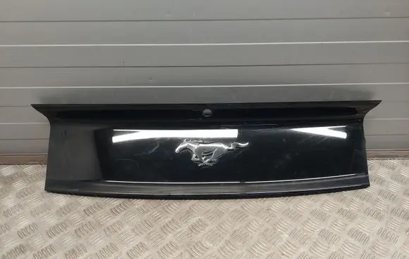 Ford Mustang VI Tailgate trim FR3B6343504JC59B8