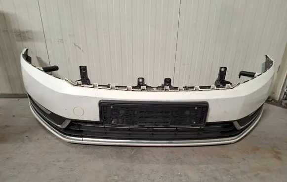 Volkswagen PASSAT B7 Front bumper