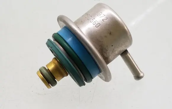 Opel Astra G Fuel pressure regulator 0280160560