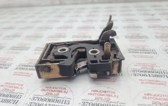 Volkswagen PASSAT B3 Front door lock 357837016