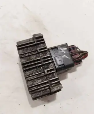 Opel Zafira B Glow plug pre-heat relay 55353011 51299014B