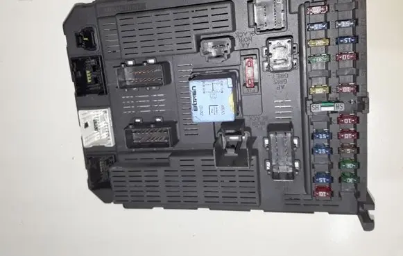 Citroen C8 Fuse module 9645439480