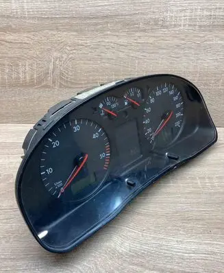 Volkswagen PASSAT B5 Speedometer (instrument cluster) 3B1919880C 110008920 024