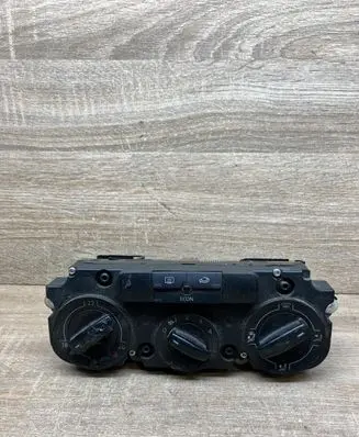 Volkswagen Touran I Climate control unit 1K0820047