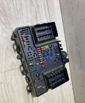 Ford Mondeo MK V Fuse module FG9T14A067EB