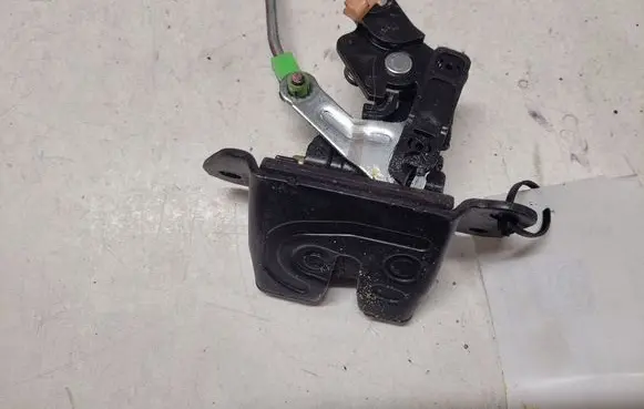 KIA Sorento Tailgate/trunk/boot lock/catch/latch