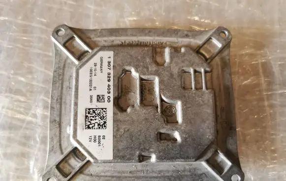 Peugeot 308 Xenon control unit/module 130732940300 10EEG122221A