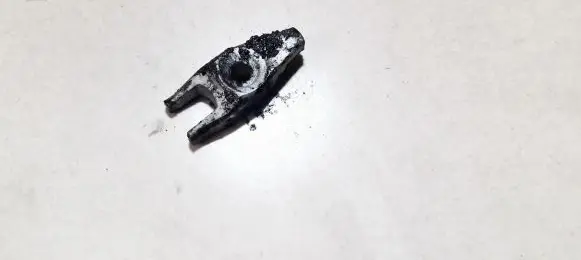 Opel Astra J Fuel Injector clamp holder