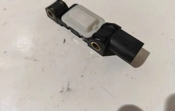 Audi A6 S6 C6 4F Airbag deployment crash/impact sensor 4B0959643E 200215 200215240104