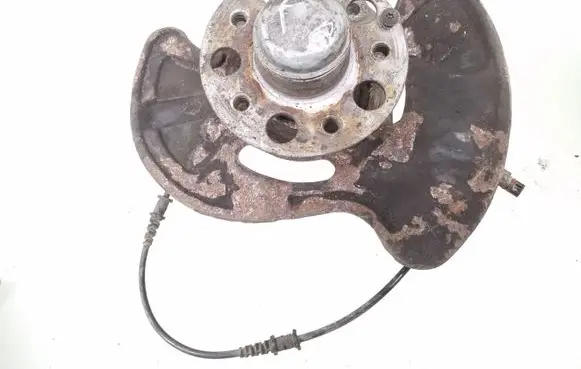 Mercedes-Benz C W203 Front wheel hub spindle knuckle 20900 A2035400417 2090073