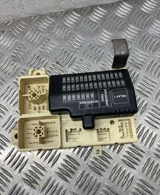 Jaguar S-Type Fuse module 4R8T14A067AB 1020041