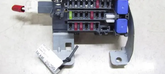 Nissan Juke I F15 Fuse box set