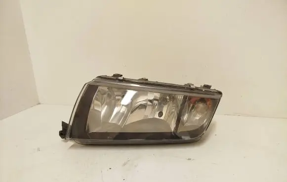 Skoda Fabia Mk1 (6Y) Headlight/headlamp